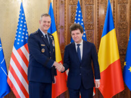 Generalul Alexus G Grynkewich nicusor dan defendar