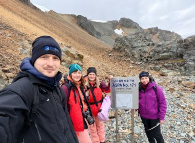 Cercetătorii români au ajuns la capătul lumii în Antarctica și s-au întors cu rezultate științifice importante defendar