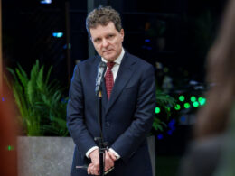 nicusor dan romania participa consiliul de pace trump defendar