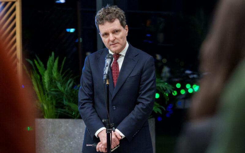 nicusor dan romania participa consiliul de pace trump defendar