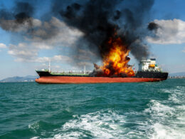 atac nava golf petrol hurmuz iran defendar