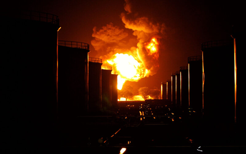 explozie petrol rafinarie razboi defendar